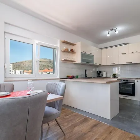 Mileni Apartament *