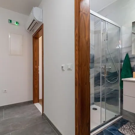 Διαμέρισμα Mileni Τρογκίρ